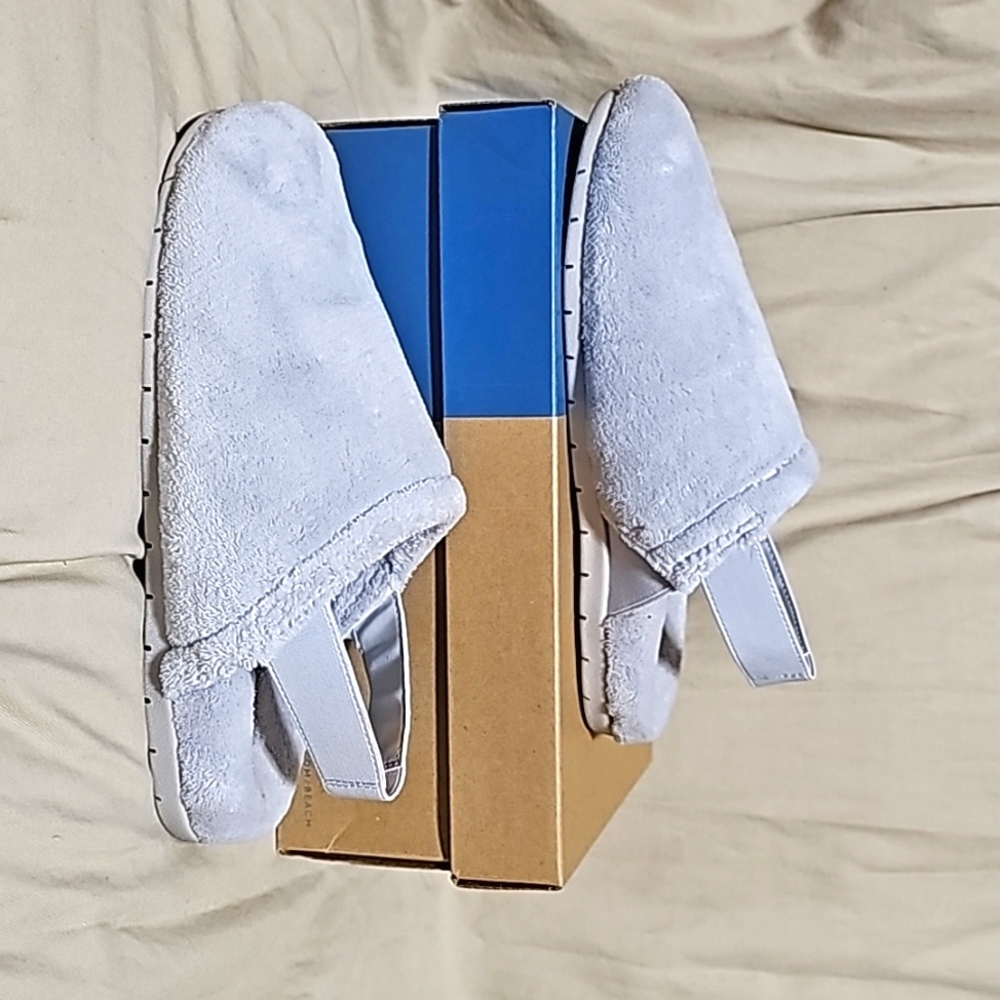 Vionic slippers